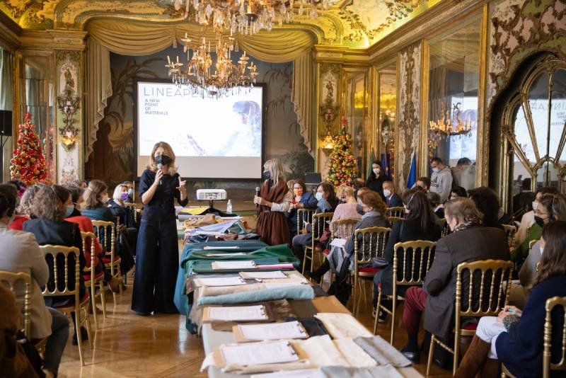 Conférence de Presse à Paris concernant Lineapelle et l'écoresponsabilité : l'espace A New Point of Materials