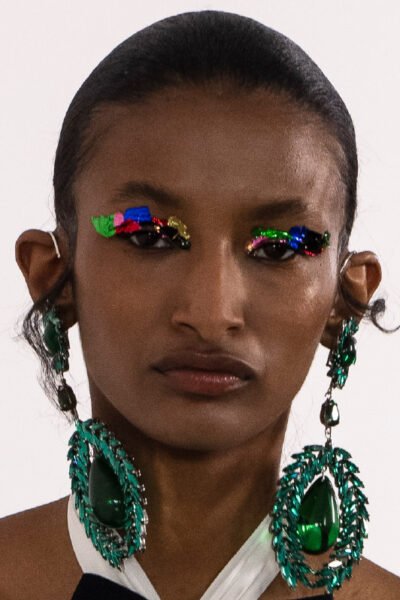 Giambattista Valli AH 2023/2024 maquillage make up yeux multicolores